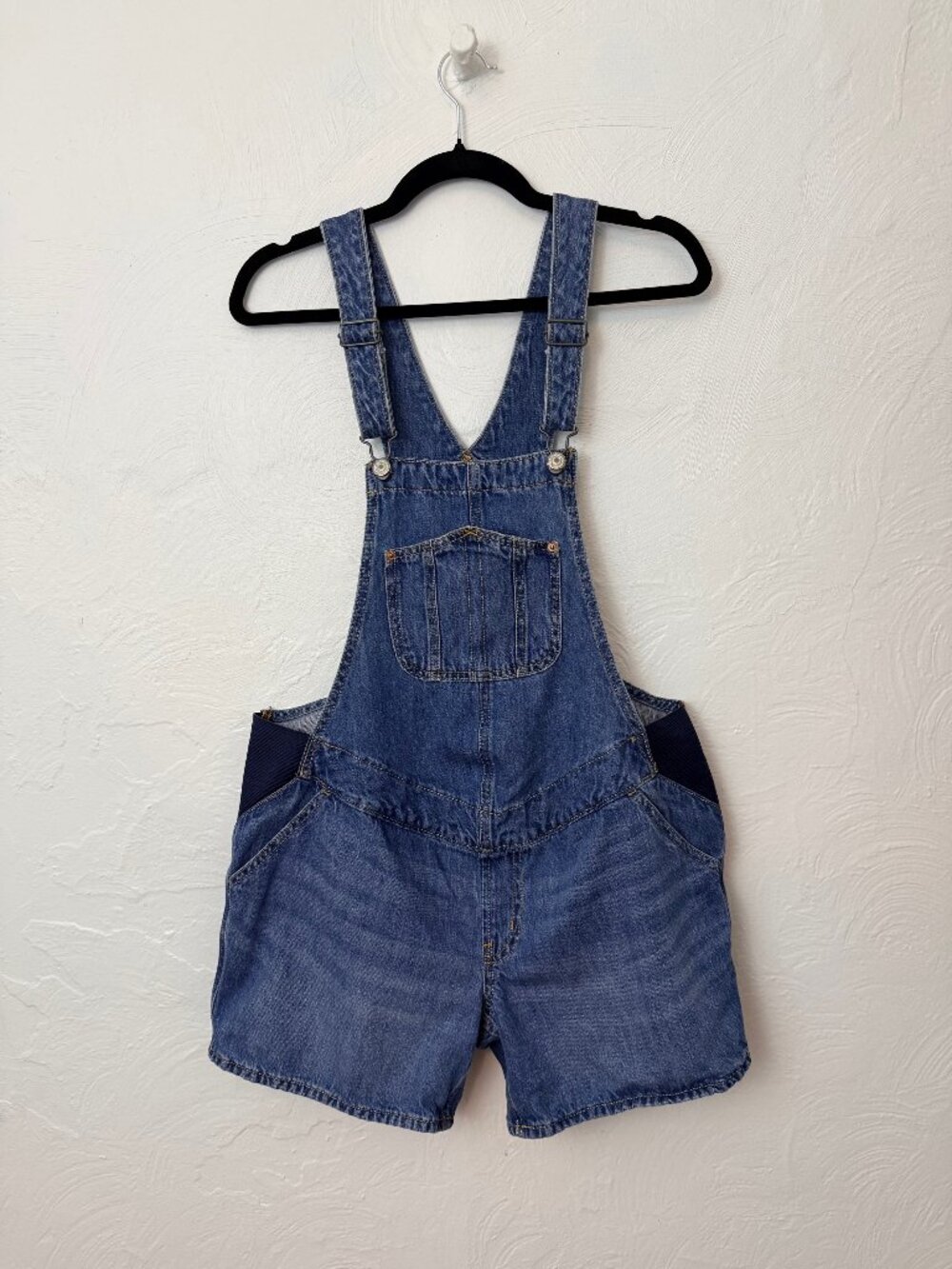 Old Navy Maternity Side-Panel Slouchy Jean Shortall